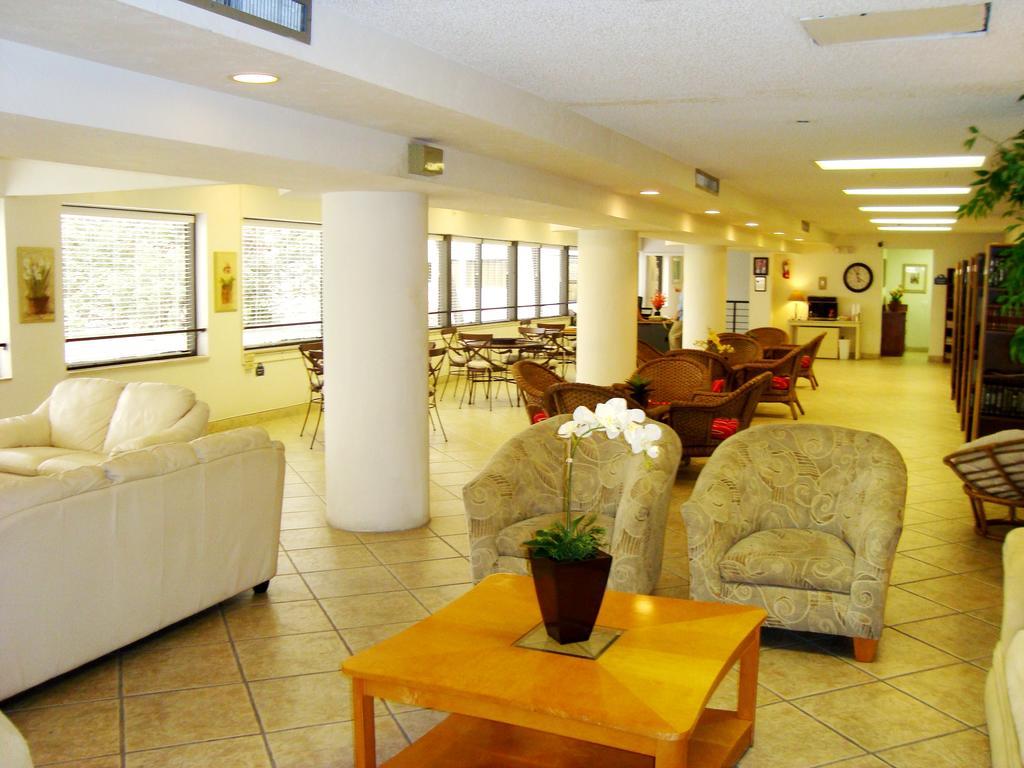 Golden Strand Resort Sunny Isles Beach Exterior photo